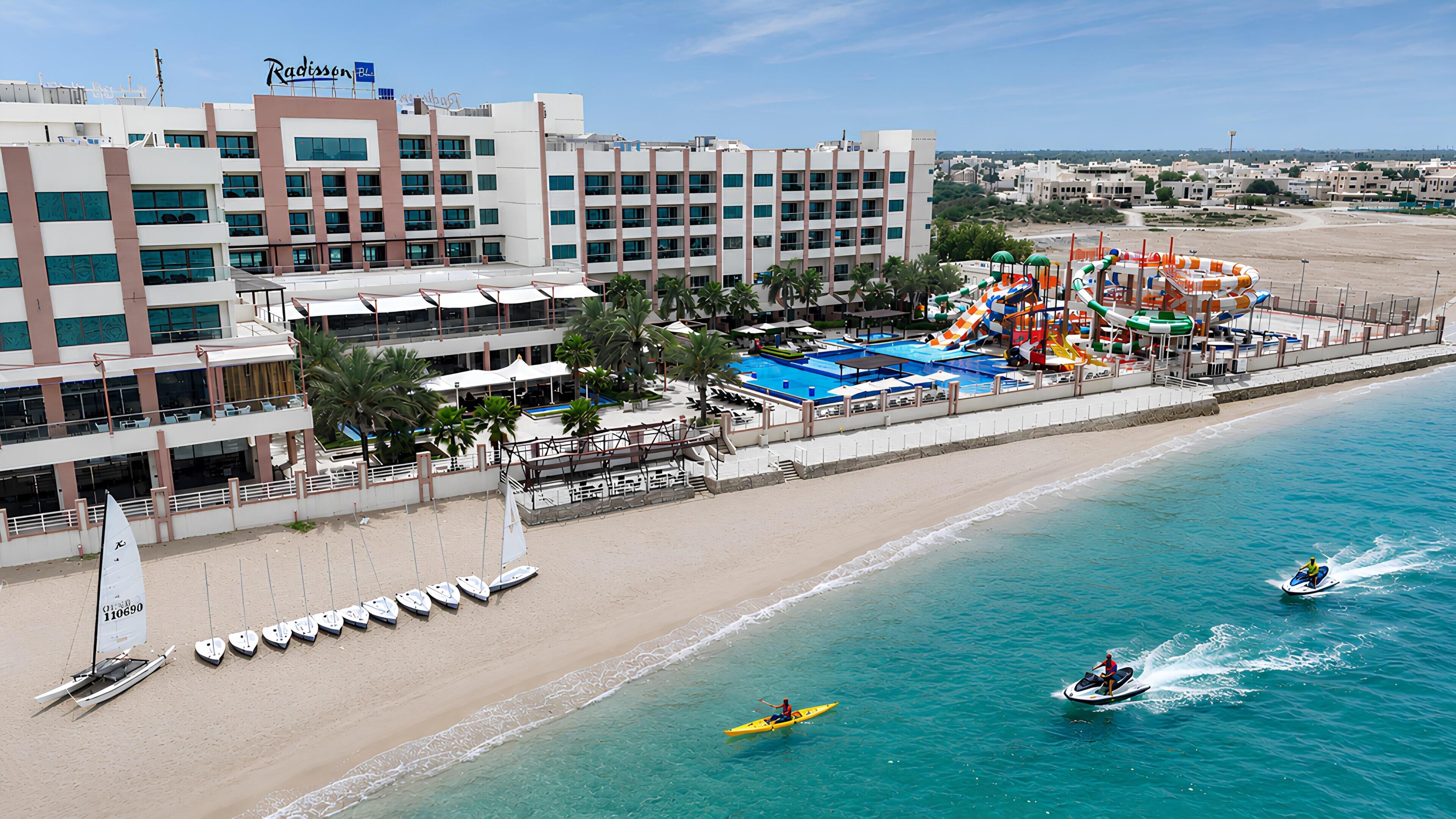 3 outdoor pools, pool umbrellas, sun loungers