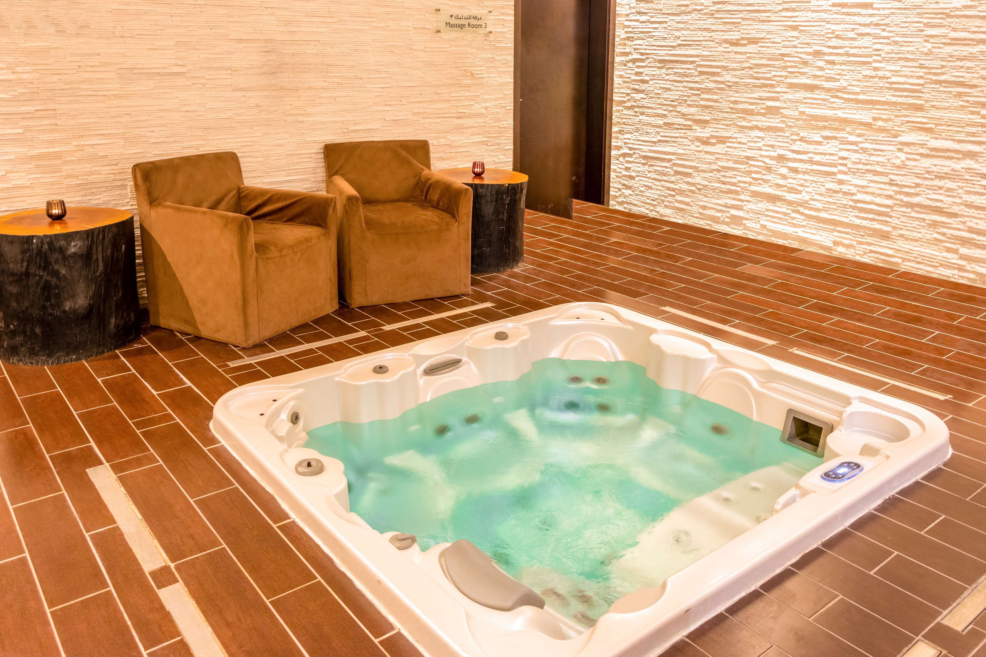 body treatments, aromatherapy, deep-tissue massages, thai massages