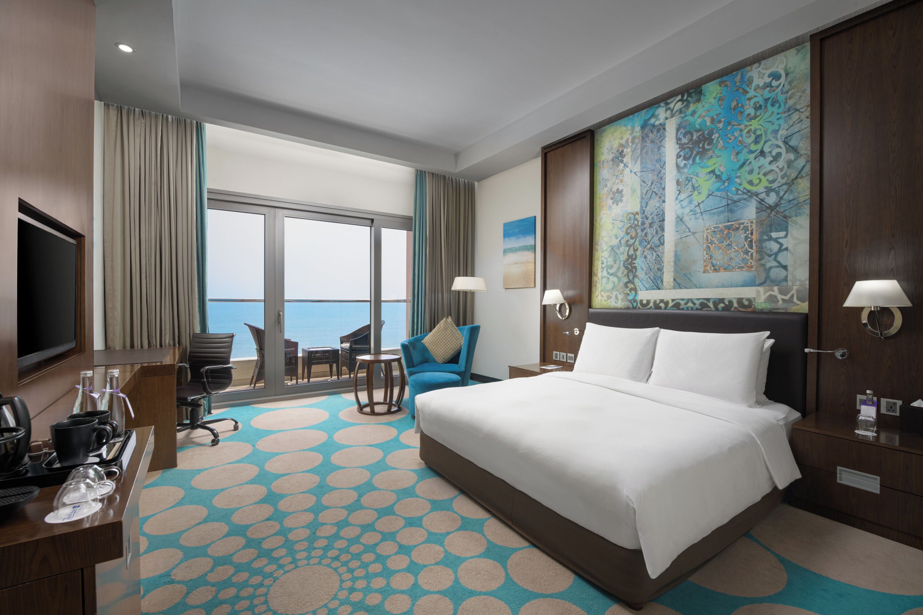 Executive Room | Premium bedding, minibar, in-room safe, desk