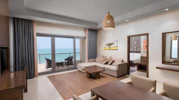 Suite, Ocean View | Premium bedding, minibar, in-room safe, desk