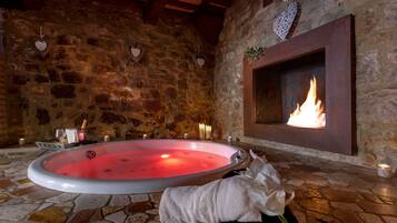 Espace de soins pour les couples, sauna, bain Ă remous, hammam