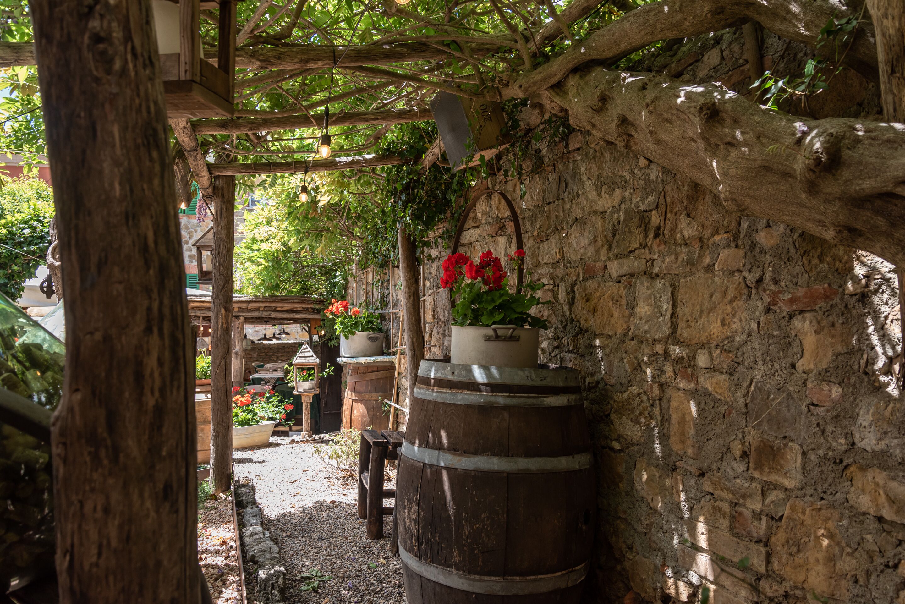 Aperto a colazione, pranzo e cena, cucina locale 