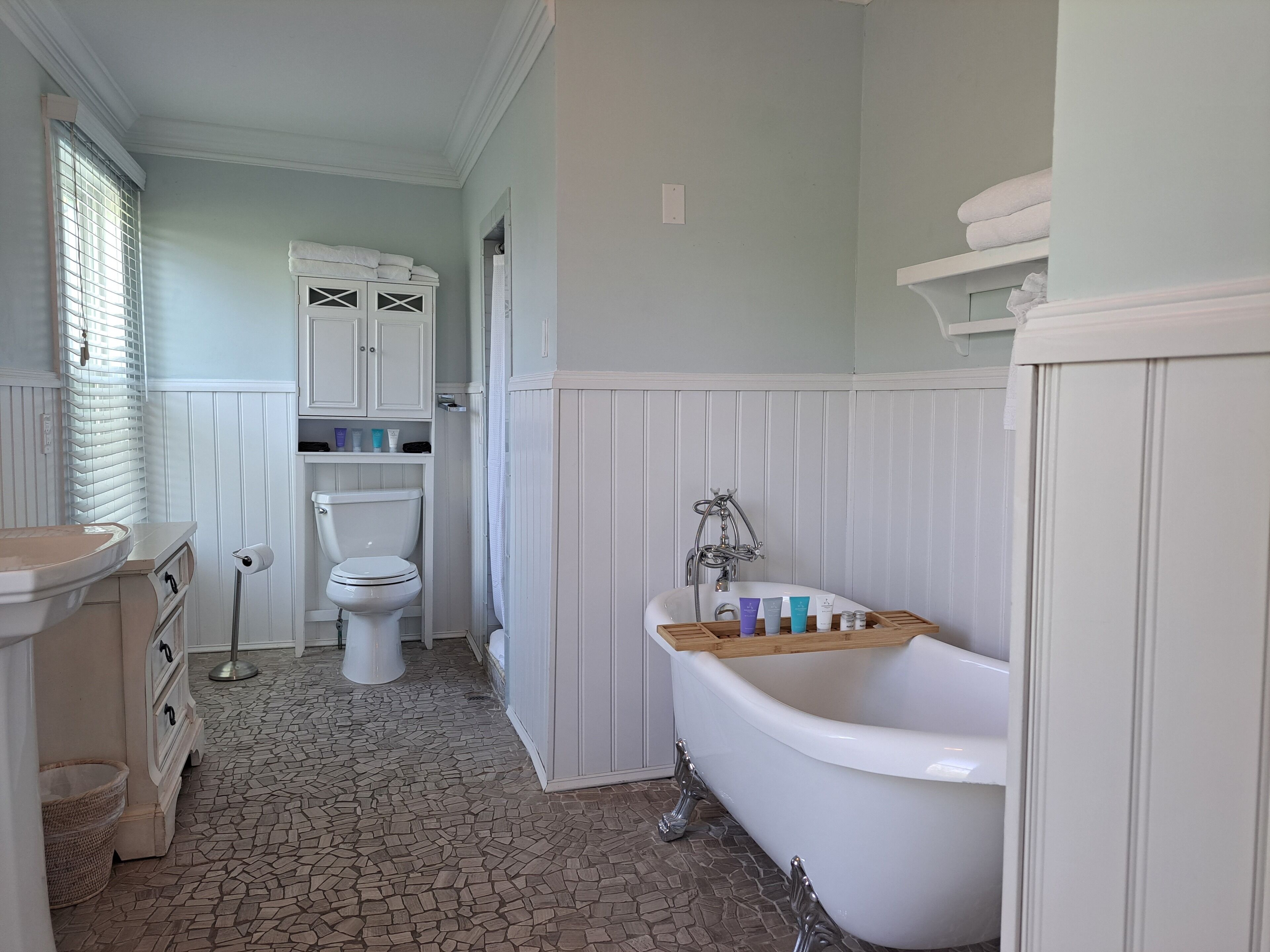 premium room, 2 queen beds, bathtub | bathroom | separate bathtub and shower, towels