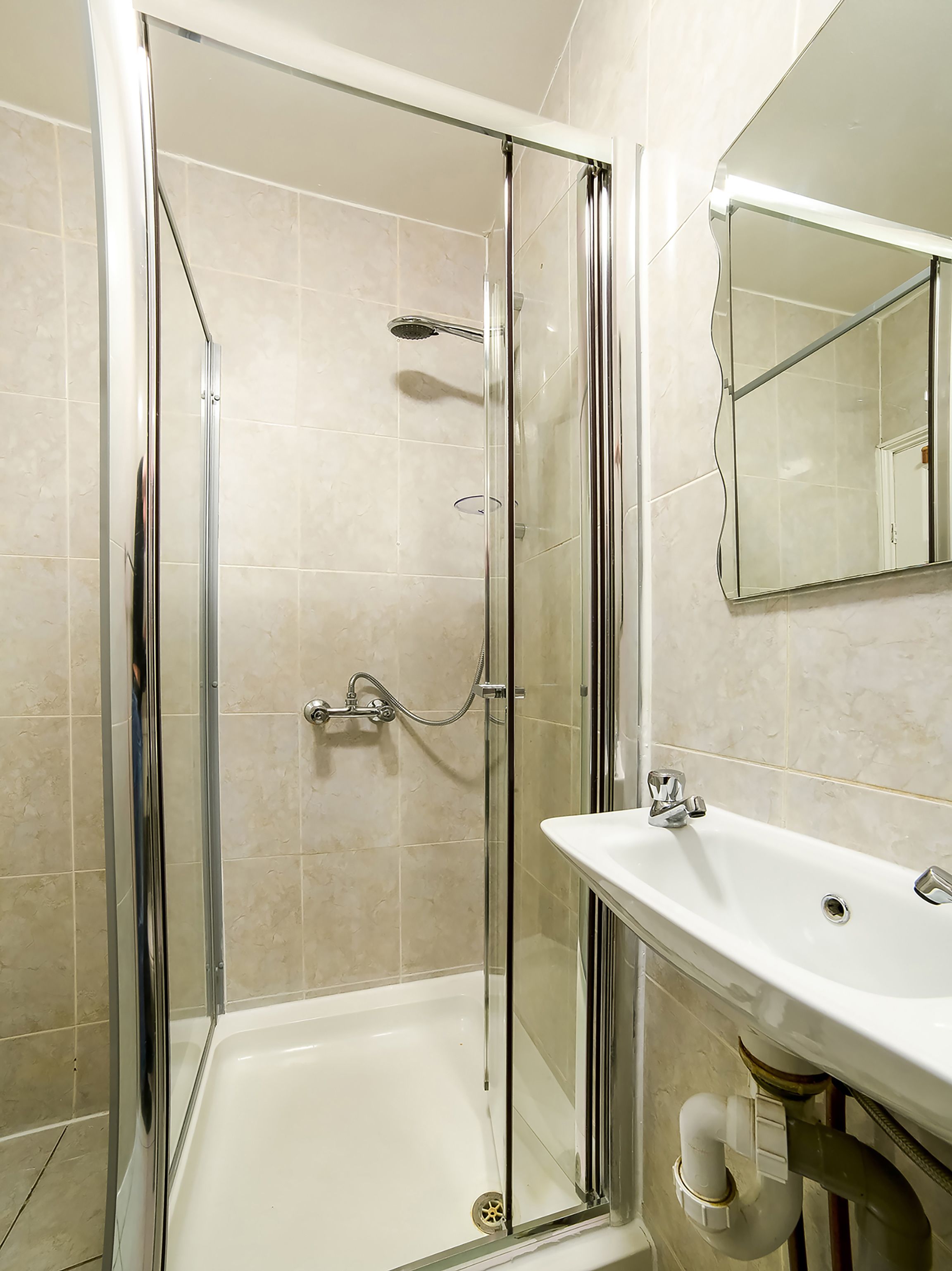 Standard Single Room | Bathroom shower