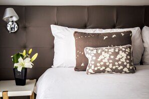 Superior-Apartment | Hochwertige Bettwaren, Daunenbettdecken, Pillowtop-Betten, Zimmersafe