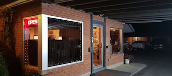 Lava Spa Motel & RV Park