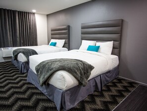 Standard Room, 2 Queen Beds, Kitchenette | Desk, free WiFi - Siegel Select LV Strip-Convention Center (Las Vegas)