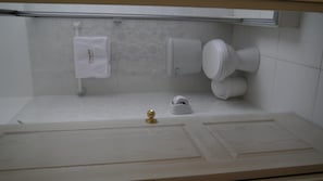 Shower, free toiletries, hair dryer, towels