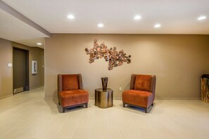 Lobby - Suburban Studios Midland I-20 (Midland)