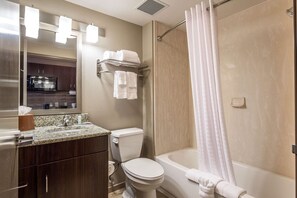 Hair dryer, towels, soap, shampoo - Suburban Studios Midland I-20 (Midland)