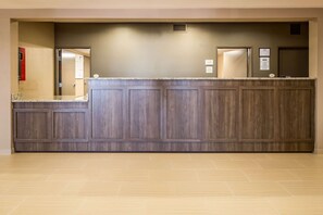 Lobby - Suburban Studios Midland I-20 (Midland)