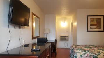 Habitación Deluxe, 2 camas matrimoniales | Escritorio y wifi gratis
