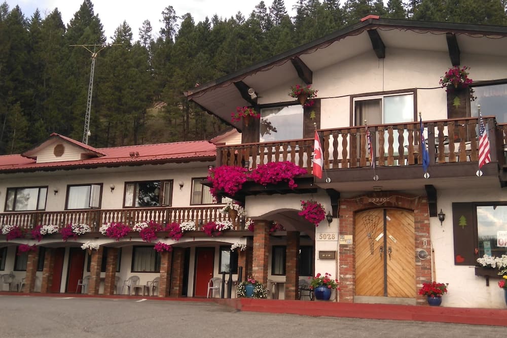 Gables Motel
