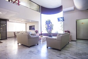 Sala de estar en el lobby