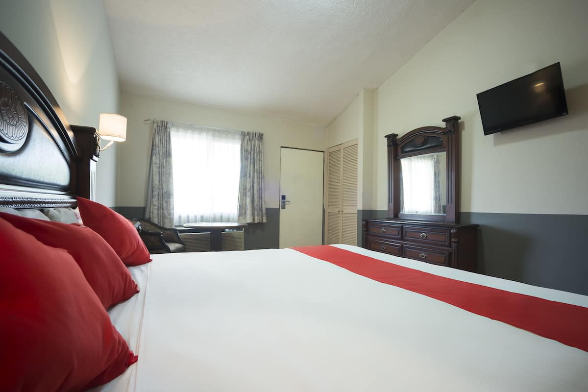 Standard Room | Desk, iron/ironing board, free WiFi, bed sheets