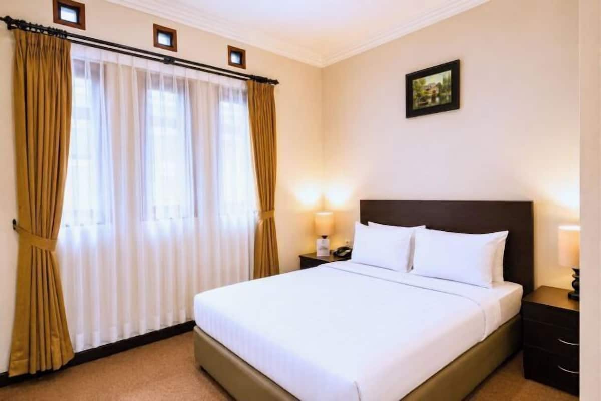 Premium bedding, in-room safe, soundproofing, rollaway beds