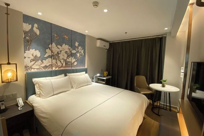 تجهيزات عازلة للصوت