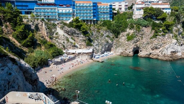 Unclassified image, 1 of 26, button - Lia (Dubrovnik)