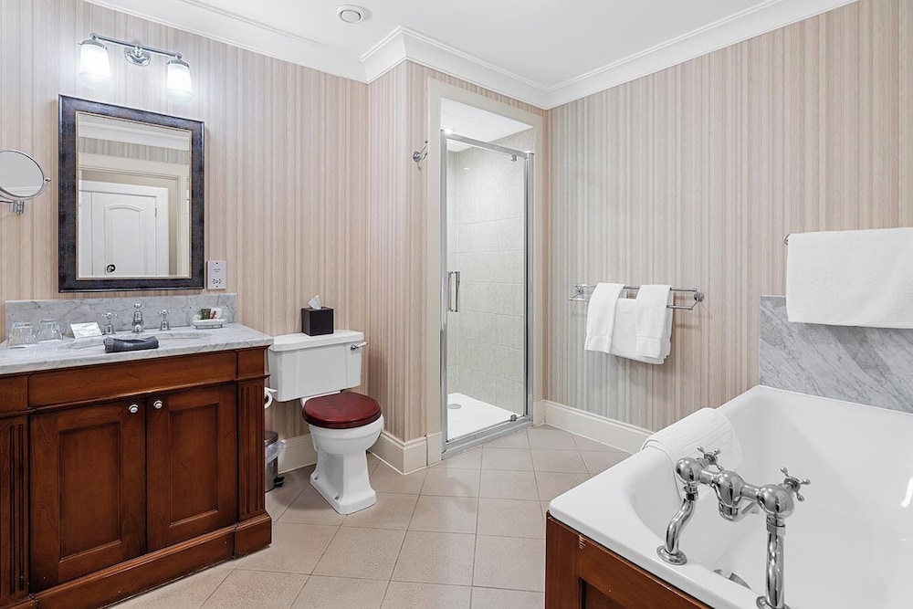 The Royal Hotel by null