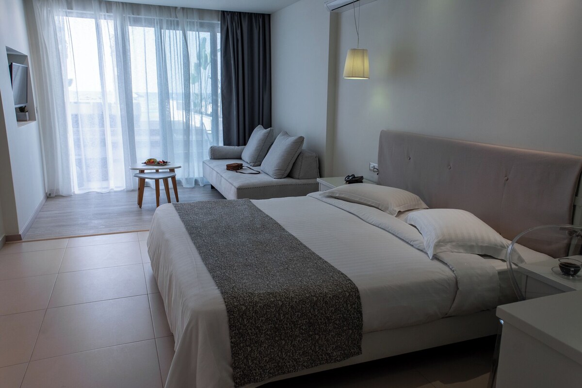 Premium bedding, memory-foam beds, in-room safe, desk