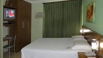 Quarto solteiro luxo | 1 quarto, frigobar, cofres nos quartos, escrivaninha