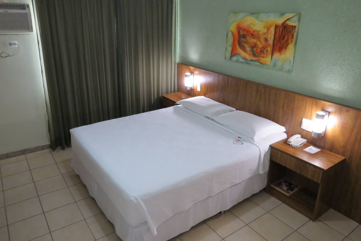 Chambre Deluxe double | 1 chambre, minibar, coffre-fort, bureau