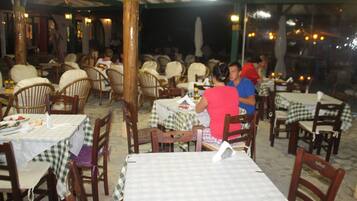 Breakfast, lunch and dinner served