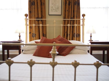 Wifi gratis y ropa de cama