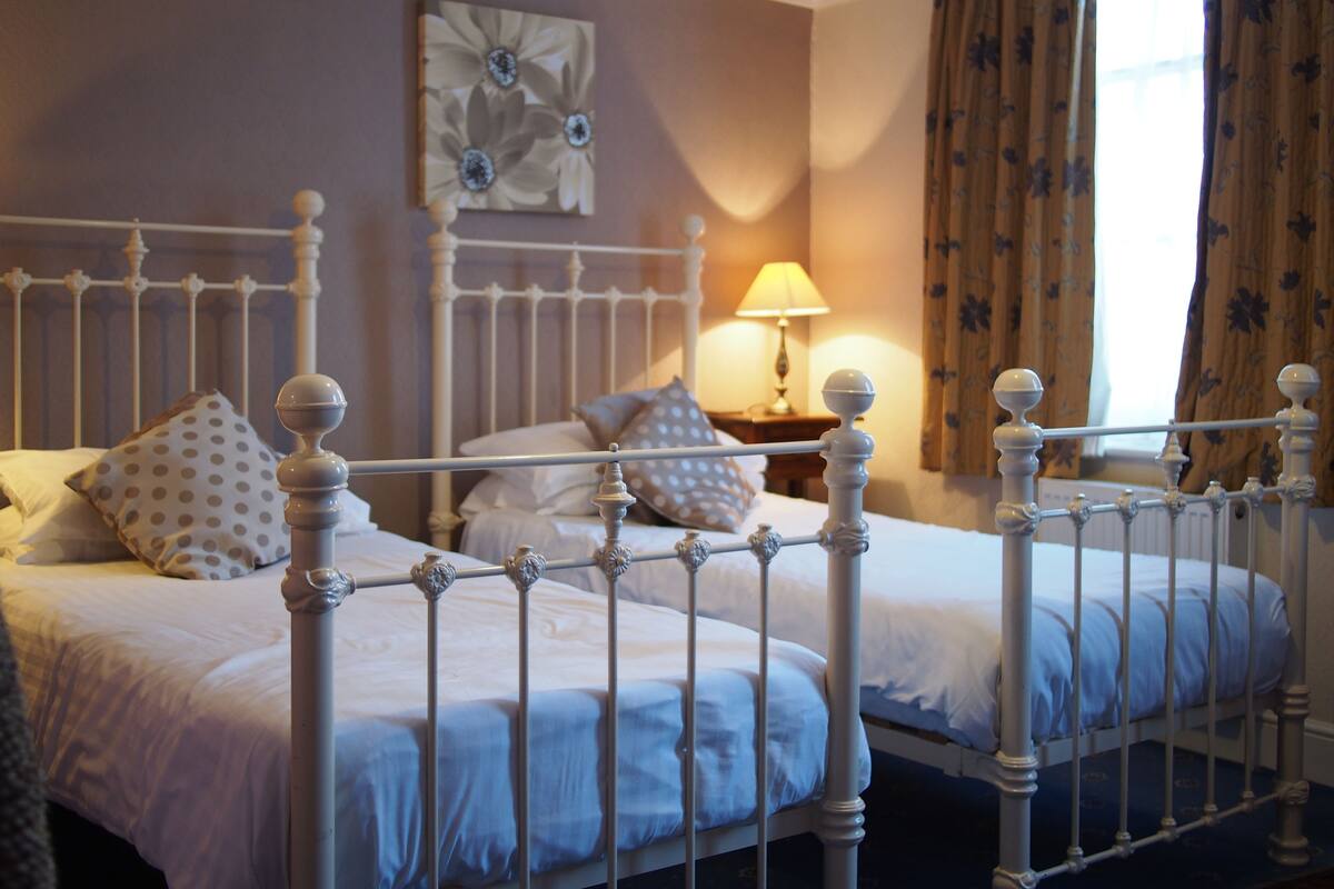 Triple Room, Private Bathroom (Room 4) | Free WiFi, bed sheets