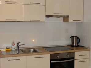 Studio | Private kitchen | Fridge, oven, stovetop, espresso maker