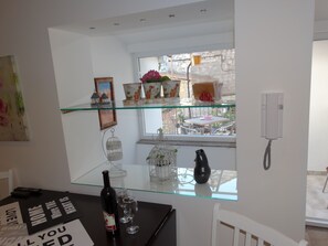 Deluxe Apartment, Terrace | Private kitchen - Guesthouse Marileo (Split)