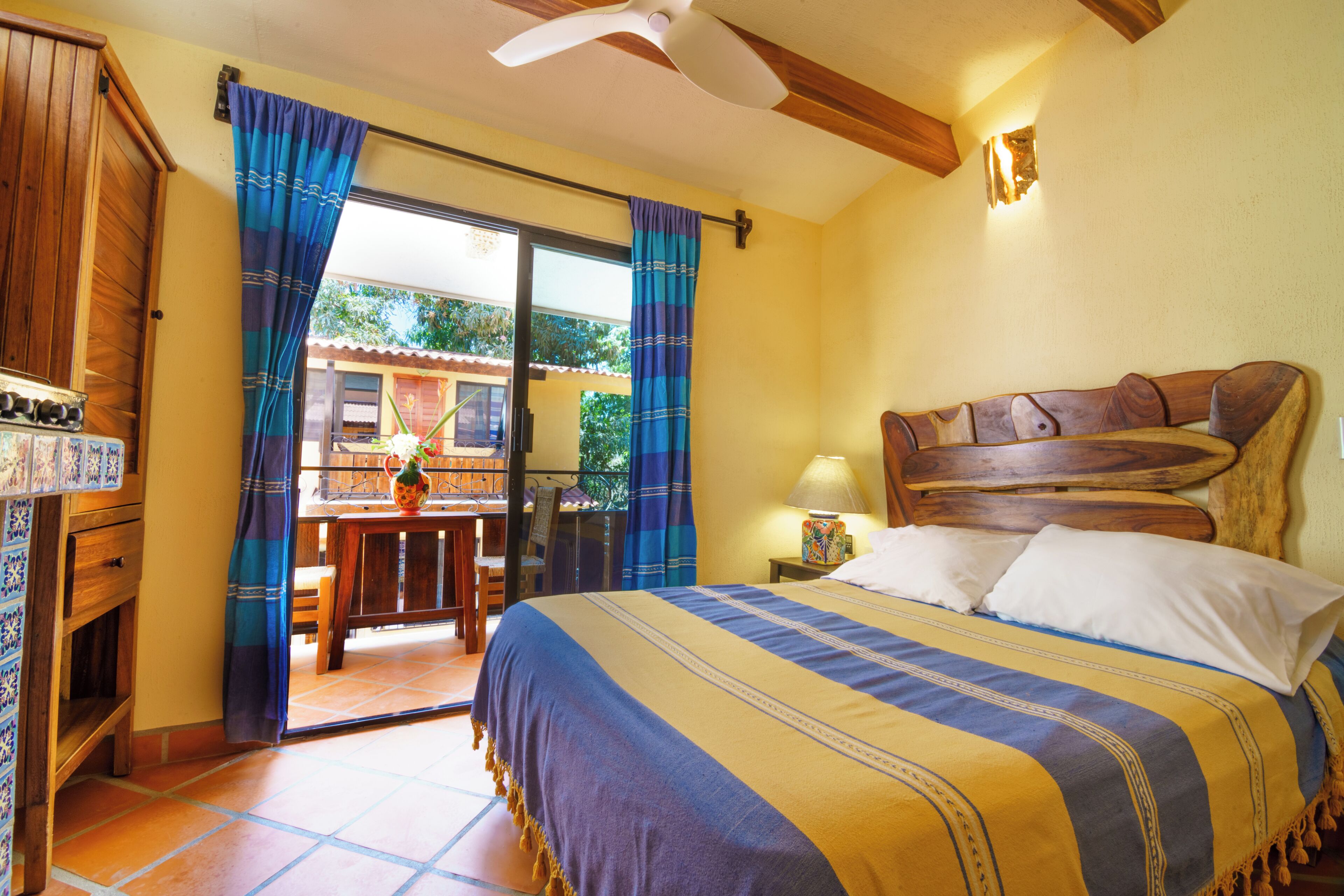 Basic Suite (Lilac) | In-room safe, individually decorated, individually furnished