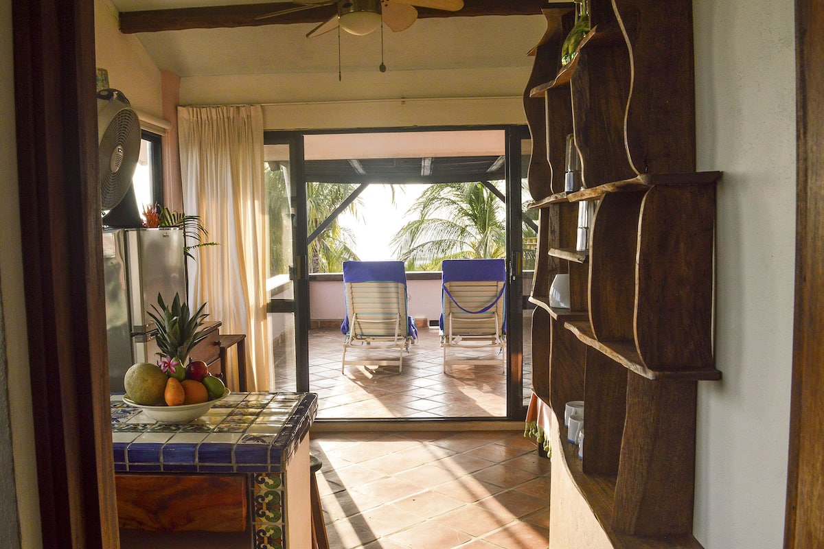 Luxury Studio, Ocean View (Cocos) | 1 bedroom, in-room safe, individually decorated, individually furnished