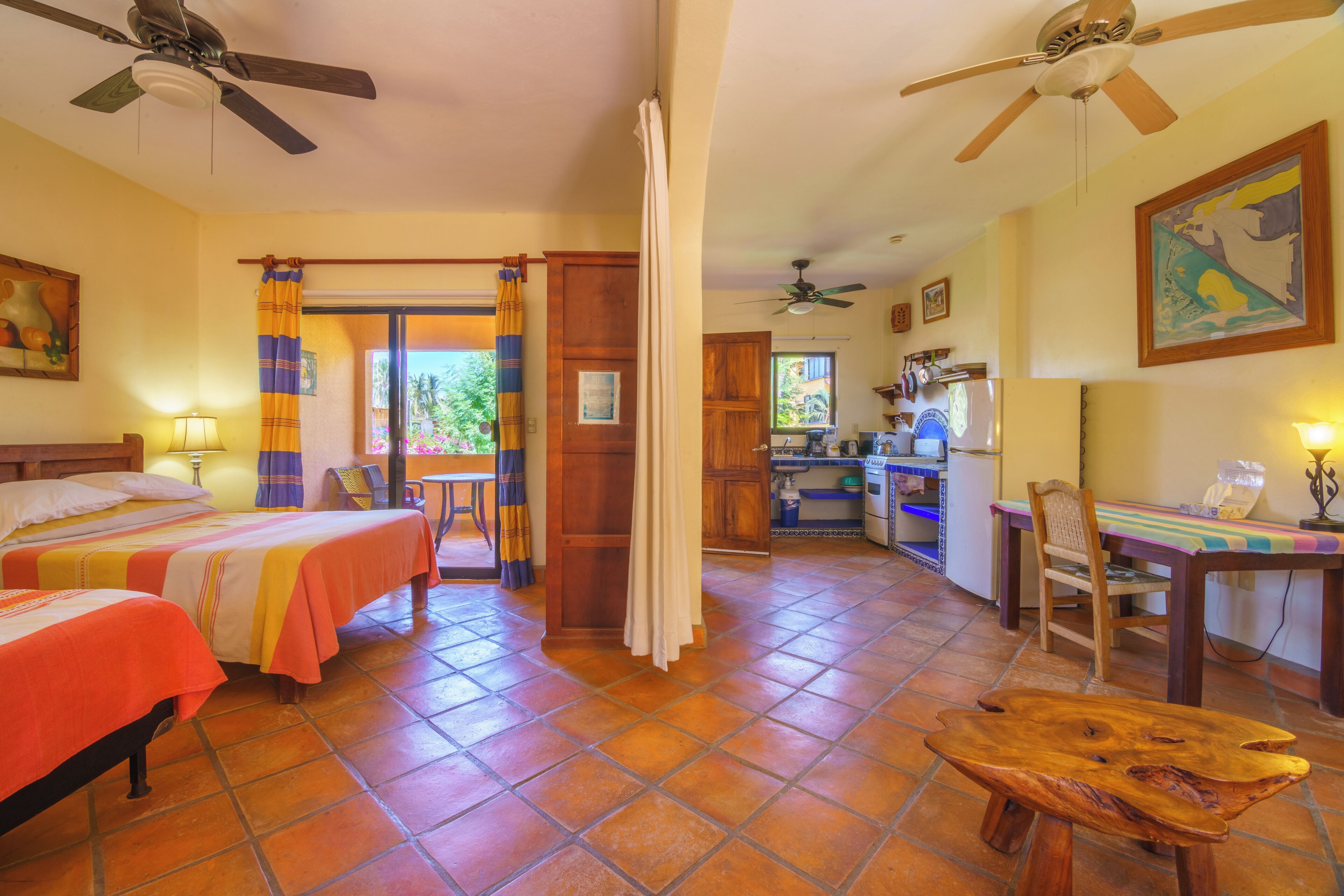 Deluxe Studio (Conga) | In-room safe, individually decorated, individually furnished