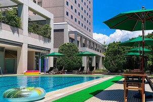 Seasonal outdoor pool