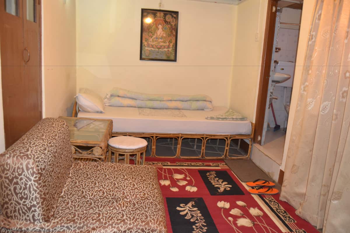 Habitación individual estándar, 1 cama individual, baño privado, en esquina | Vista desde la habitación