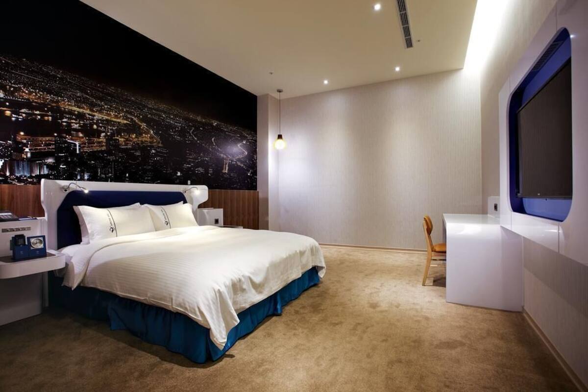 Couette en duvet d'oie, coffres-forts dans les chambres, bureau