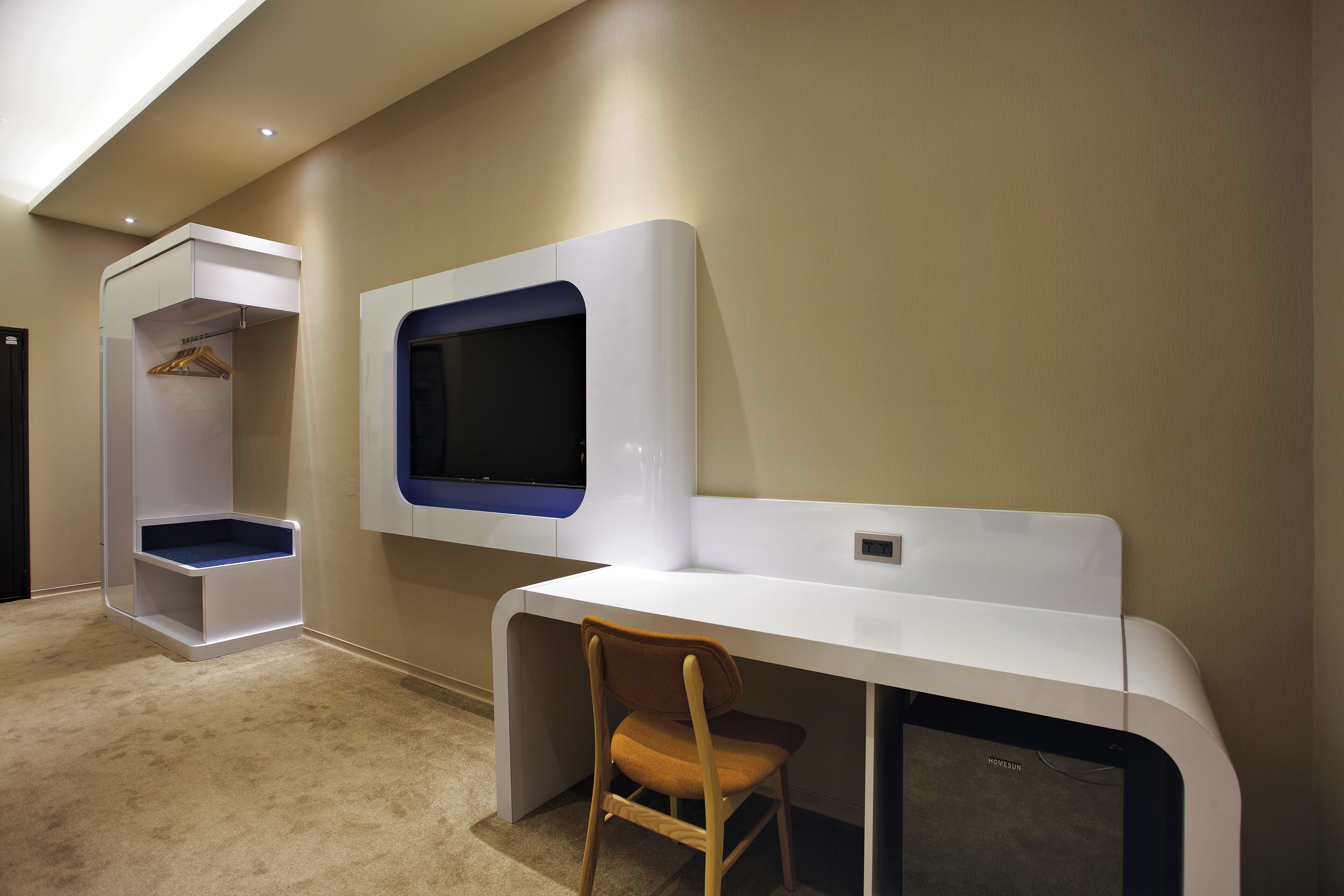 Superior Triple Room, Non Smoking, No Windows | Down comforters, in-room safe, individually decorated, desk