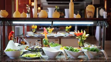 Free daily buffet breakfast