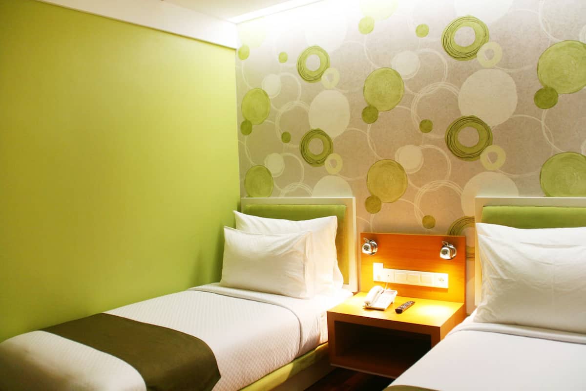 Desk, rollaway beds, free WiFi