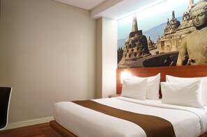 Desk, free WiFi - Citihub Hotel @Mayjend Sungkono, Surabaya (Surabaya)