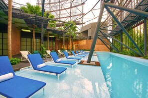 2 outdoor pools - Oasia Hotel Downtown Singapore by Far East Hospitality (Singapore)