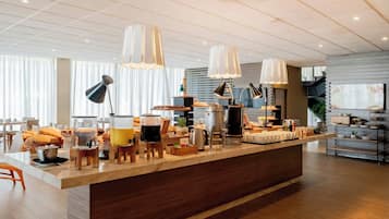 Free daily buffet breakfast