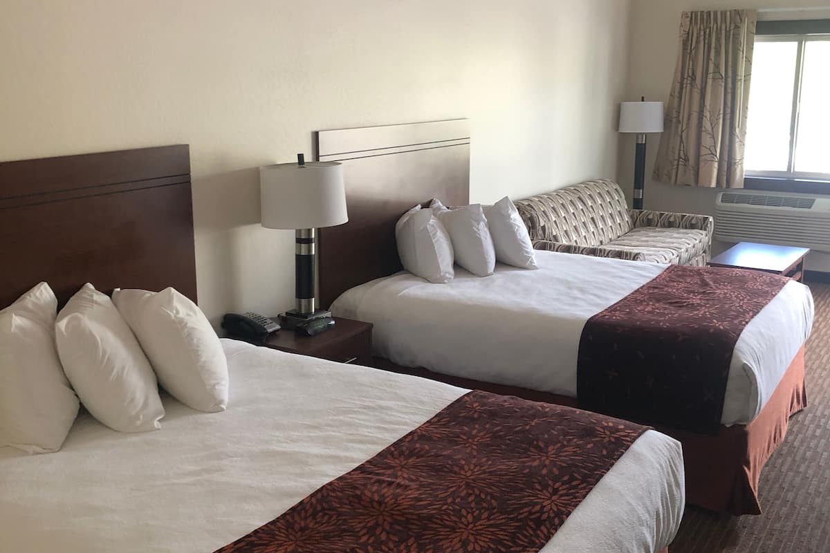 standard room, 2 queen beds, mountain view | desk, blackout curtains, free cots/infant beds, free wifi