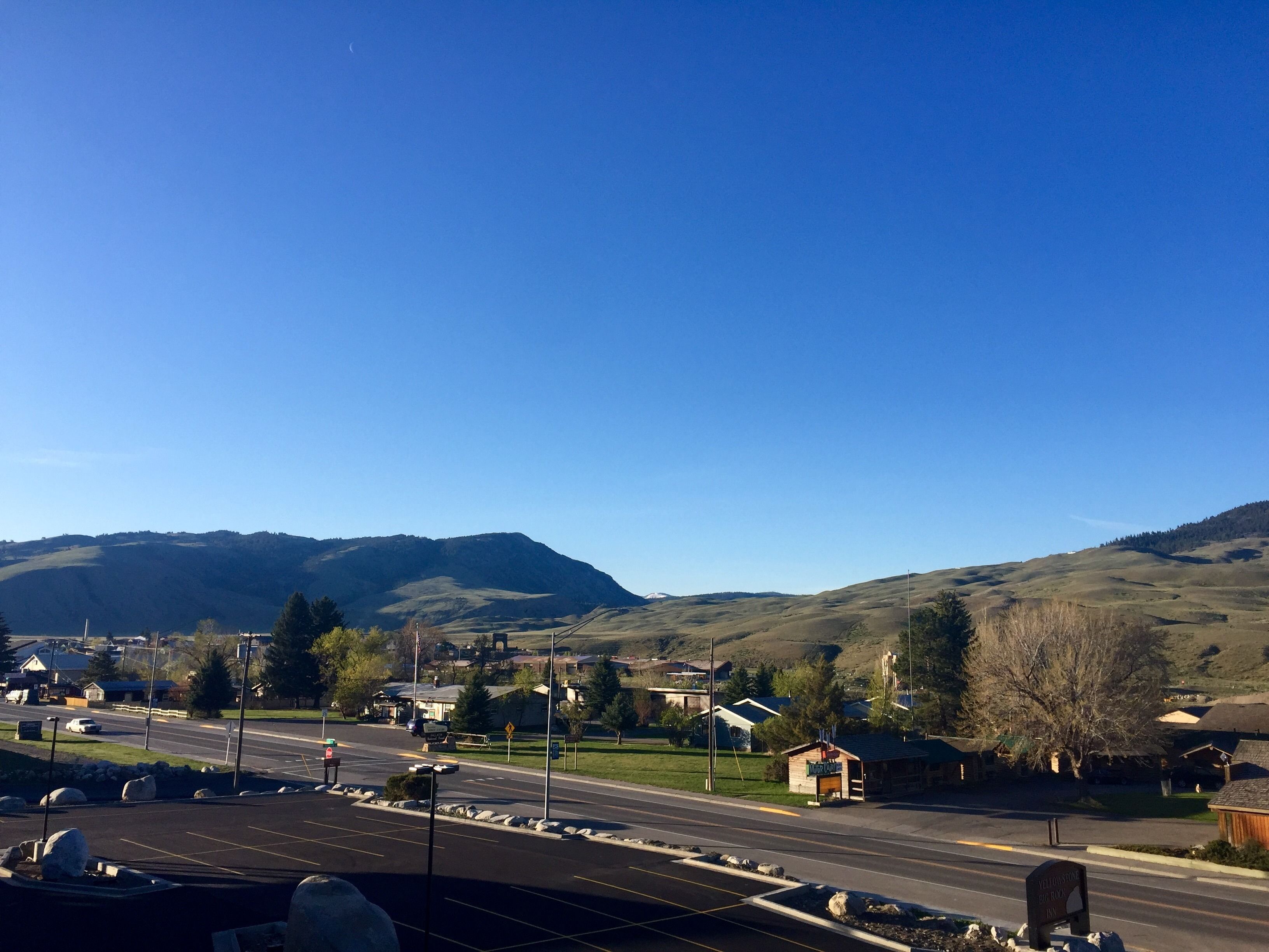 standard room, 2 queen beds, mountain view | mountain view