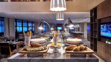 Daily buffet breakfast (BRL 74.8 per person)