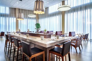 Breakfast, lunch and dinner served