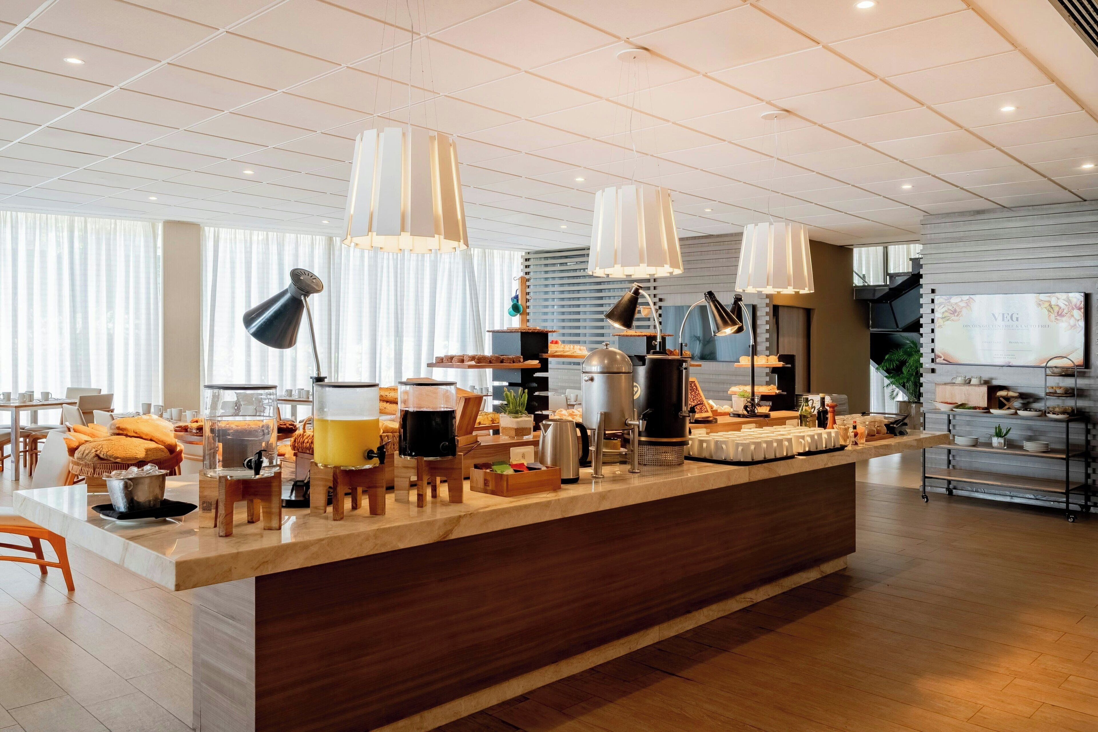 daily buffet breakfast (brl 74.8 per person)