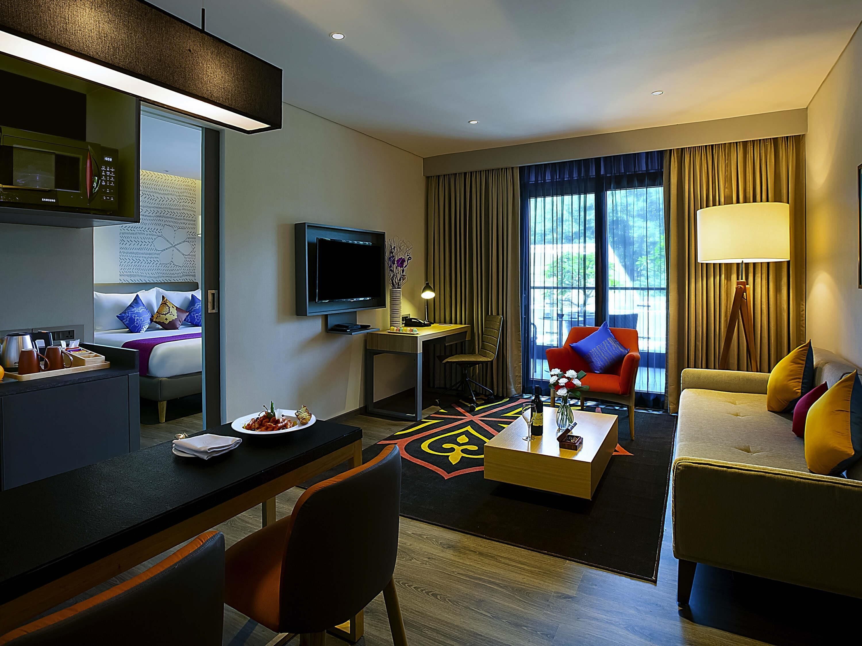 Suite (Heritage) | In-room safe, desk, blackout drapes, soundproofing