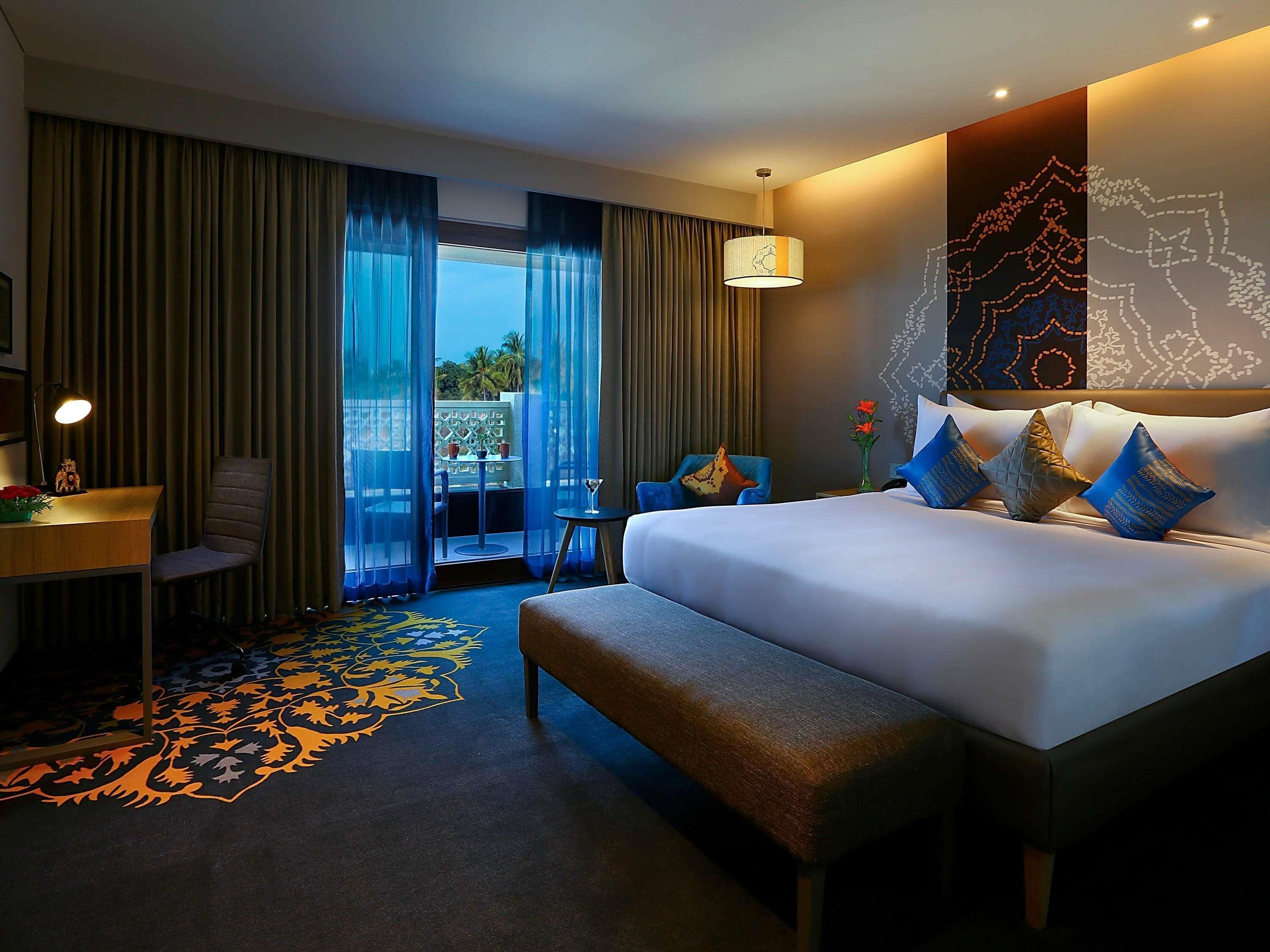 Premier Suite, Balcony | In-room safe, desk, blackout curtains, soundproofing